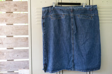 Load image into Gallery viewer, Denim mini skirt
