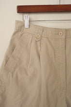 Load image into Gallery viewer, High Waist Pleat front shorts
